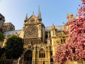 Parisian Romance: Exploring Romantic Visits in the City of Love