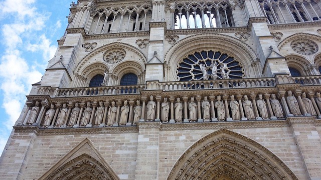 Romantic Paris: Exploring the City of Love's Most Enchanting Visits